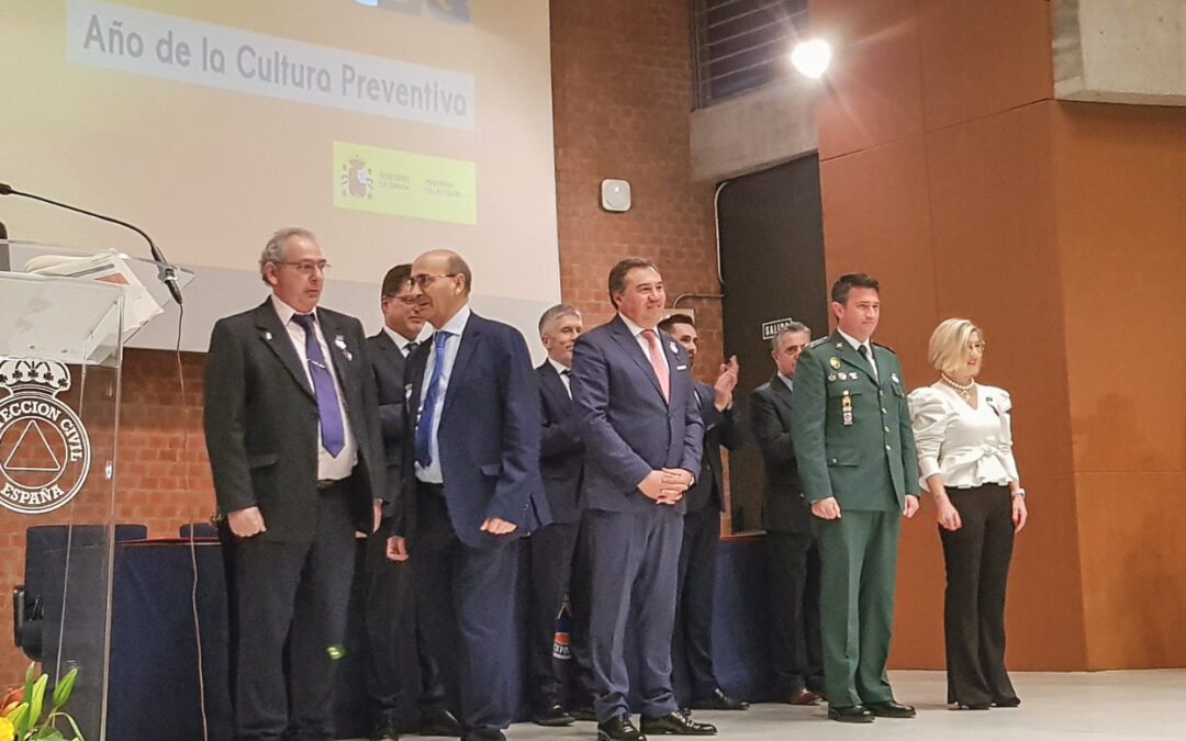 Grande-Marlaska entrega la medalla al Mérito de Protección Civil a AMAC
