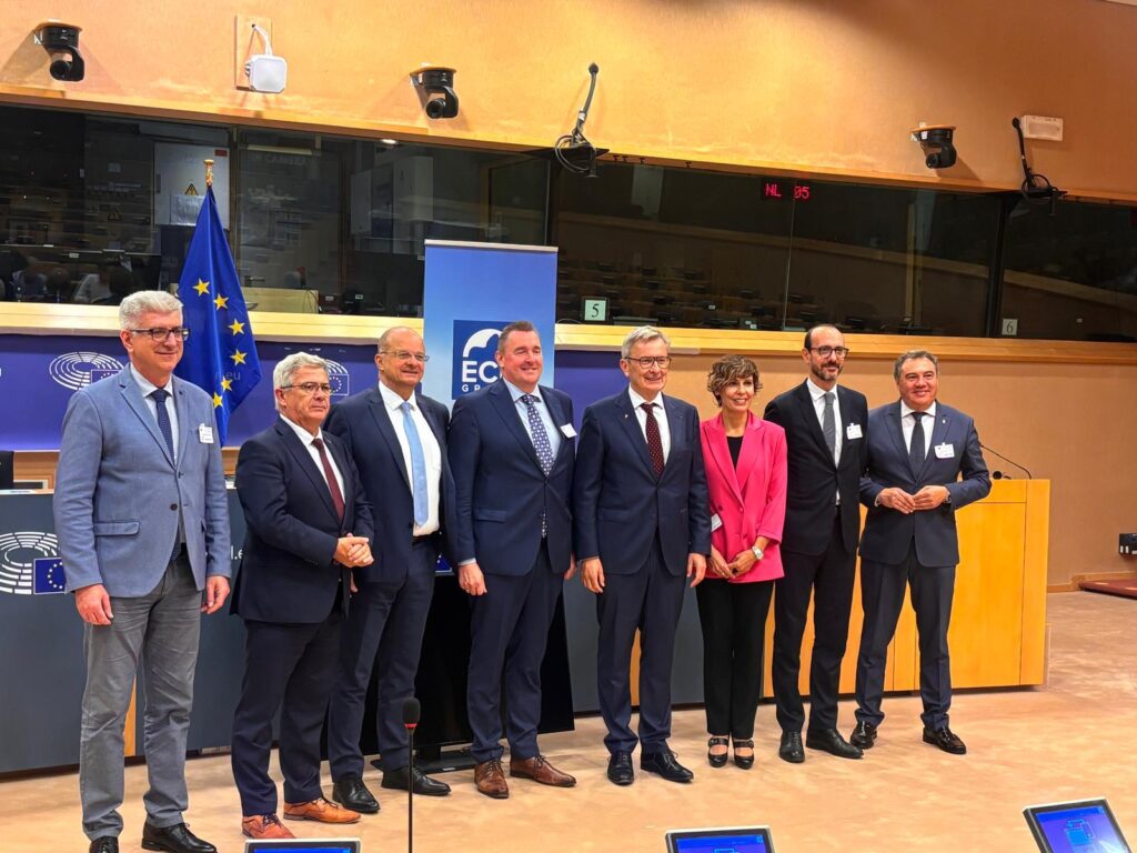 El presidente de AMAC interviene en el Parlamento europeo